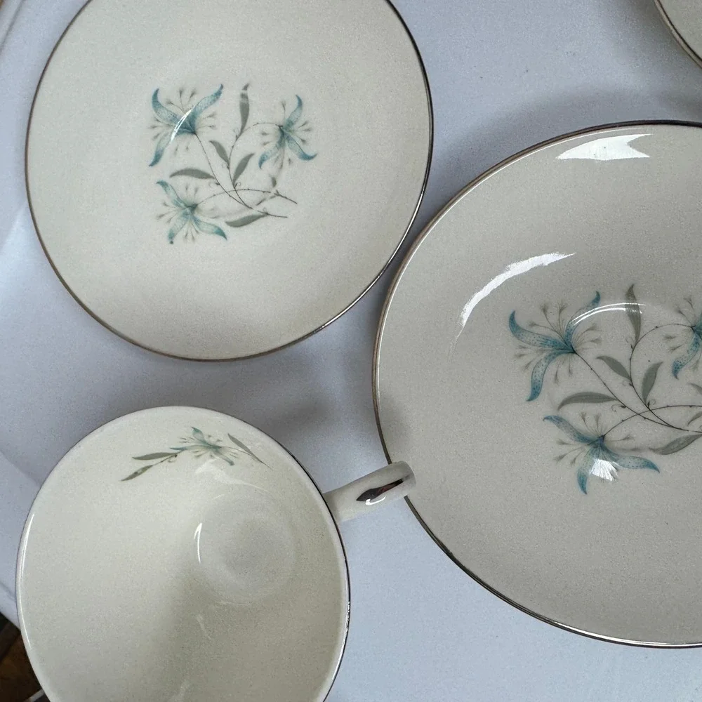 Homer Laughlin set four